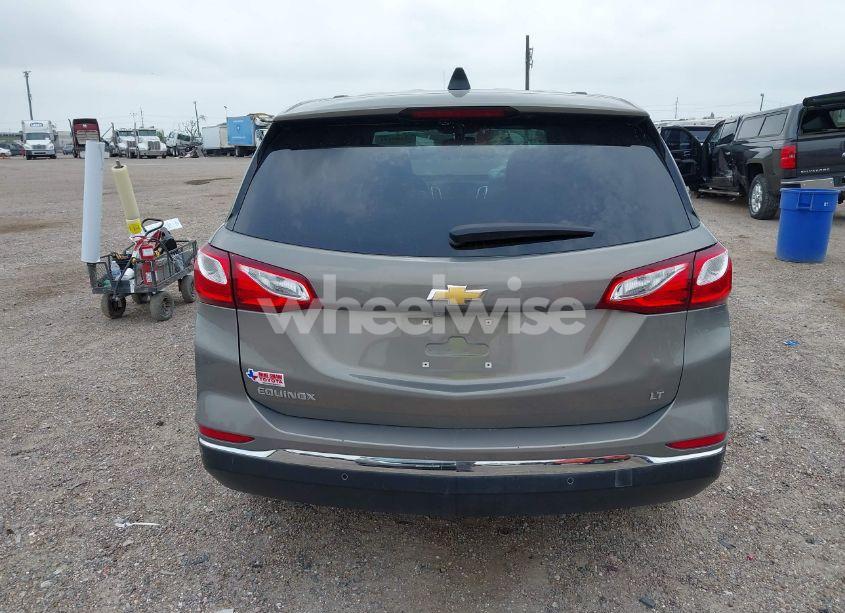 Photo 16 of 2018 Chevrolet Equinox LT (VIN 3GNAXJEV1JS526049)