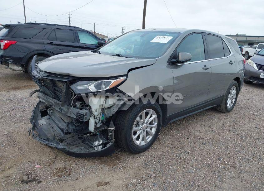 Photo 2 of 2018 Chevrolet Equinox LT (VIN 3GNAXJEV1JS526049)