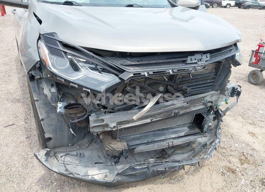 Photo 6 of 2018 Chevrolet Equinox LT (VIN 3GNAXJEV1JS526049)