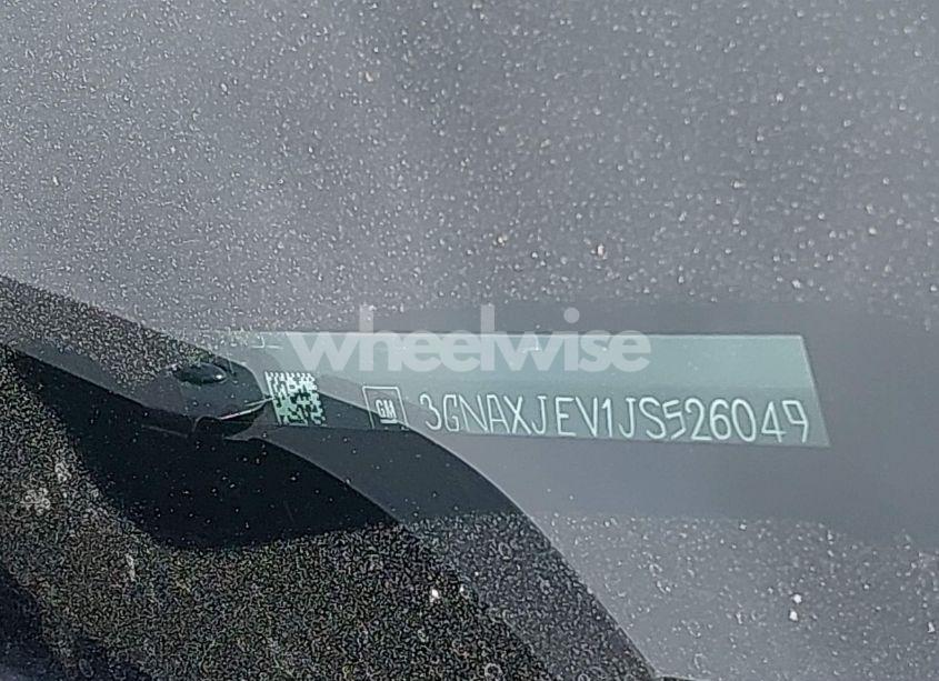 Photo 9 of 2018 Chevrolet Equinox LT (VIN 3GNAXJEV1JS526049)