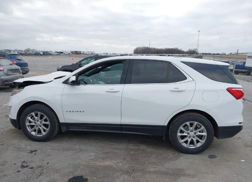 Photo 15 of 2018 Chevrolet Equinox LT (VIN 3GNAXJEV1JS541506)