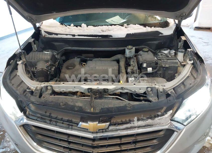 Photo 10 of 2018 Chevrolet Equinox LT (VIN 3GNAXJEV1JS546849)