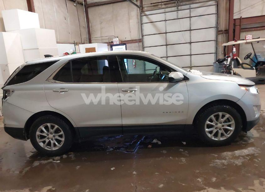 Photo 13 of 2018 Chevrolet Equinox LT (VIN 3GNAXJEV1JS546849)