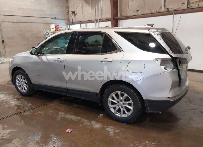 Photo 3 of 2018 Chevrolet Equinox LT (VIN 3GNAXJEV1JS546849)