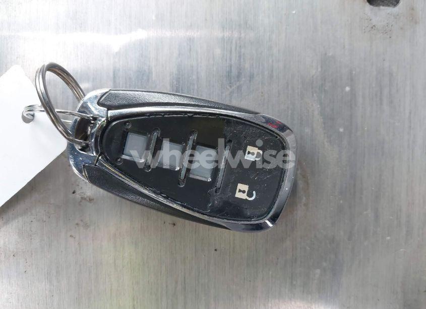 Photo 11 of 2018 Chevrolet Equinox LT (VIN 3GNAXJEV1JS547192)