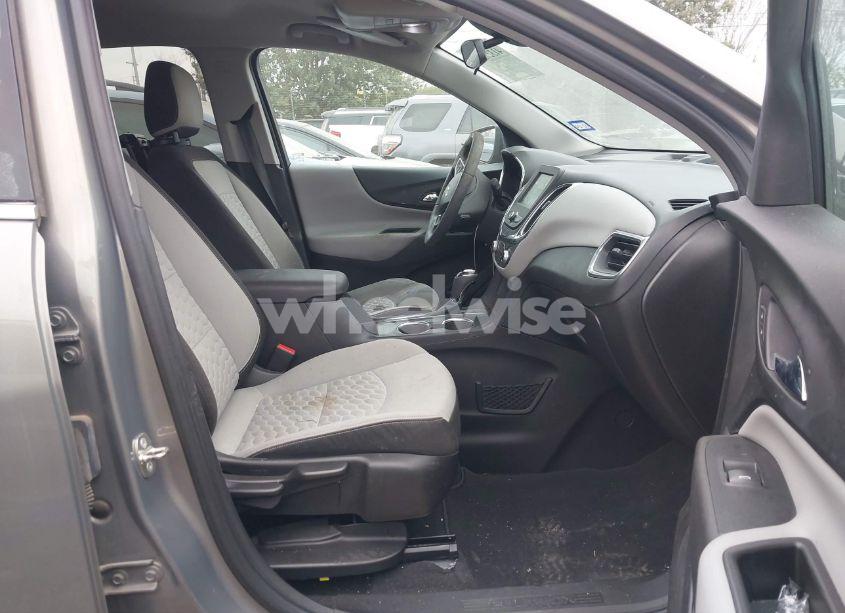 Photo 5 of 2018 Chevrolet Equinox LT (VIN 3GNAXJEV1JS547192)