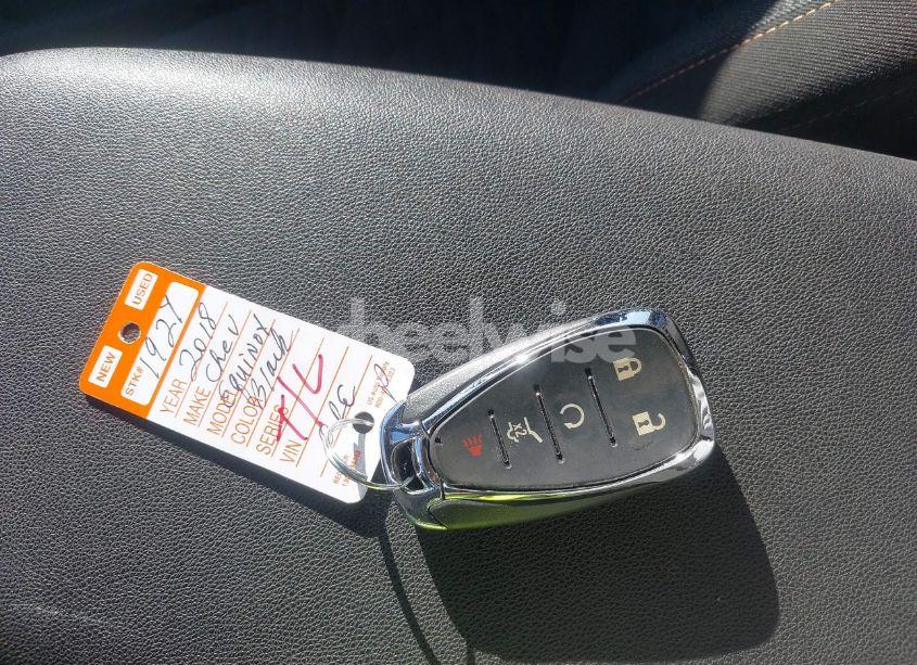 Photo 11 of 2018 Chevrolet Equinox LT (VIN 3GNAXJEV1JS562100)