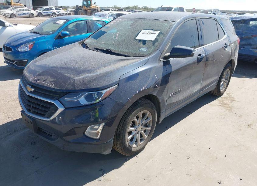 Photo 2 of 2018 Chevrolet Equinox LT (VIN 3GNAXJEV1JS579821)
