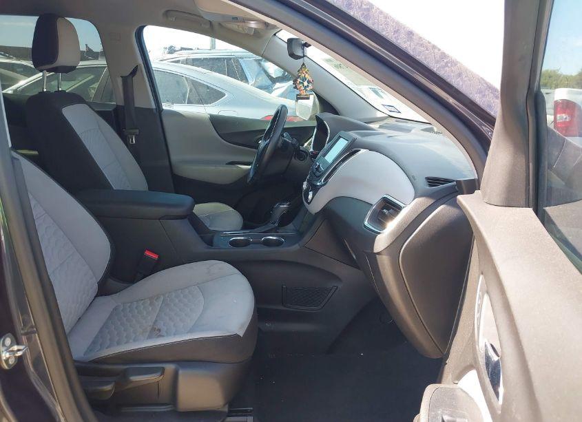 Photo 5 of 2018 Chevrolet Equinox LT (VIN 3GNAXJEV1JS579821)