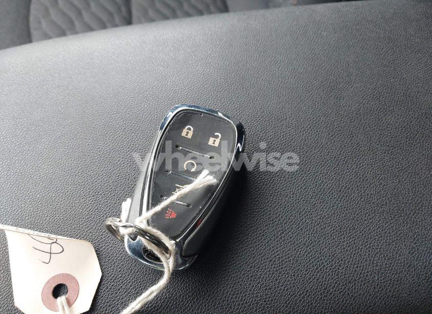 Photo 11 of 2018 Chevrolet Equinox LT (VIN 3GNAXJEV1JS588597)