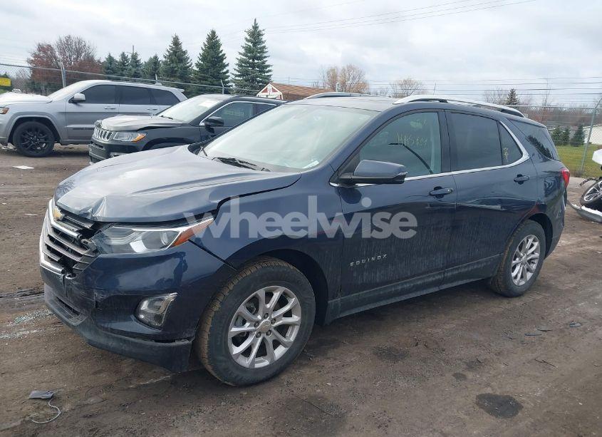 Photo 2 of 2018 Chevrolet Equinox LT (VIN 3GNAXJEV1JS588597)