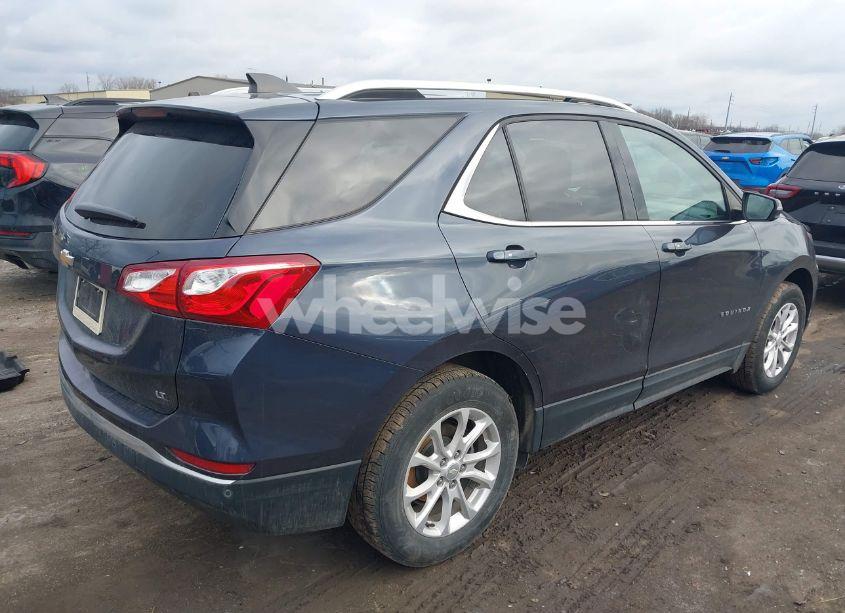 Photo 4 of 2018 Chevrolet Equinox LT (VIN 3GNAXJEV1JS588597)