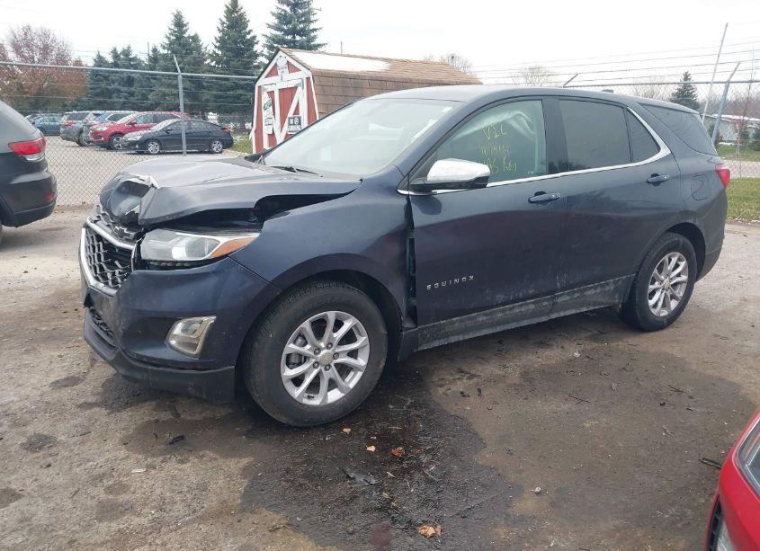 Photo 2 of 2018 Chevrolet Equinox LT (VIN 3GNAXJEV1JS610484)