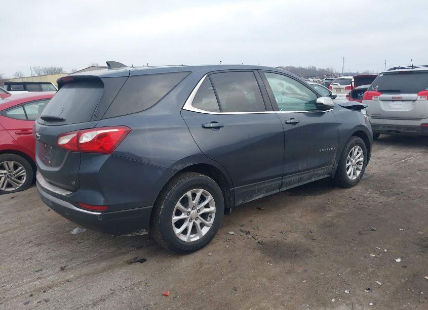 Photo 4 of 2018 Chevrolet Equinox LT (VIN 3GNAXJEV1JS610484)