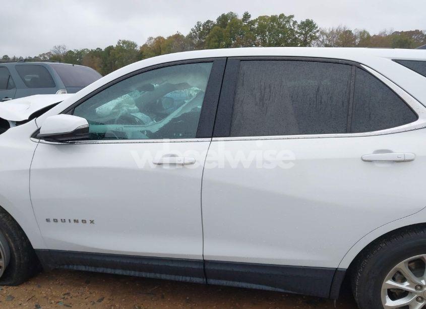 Photo 14 of 2019 Chevrolet Equinox LT (VIN 3GNAXJEV1KS650744)