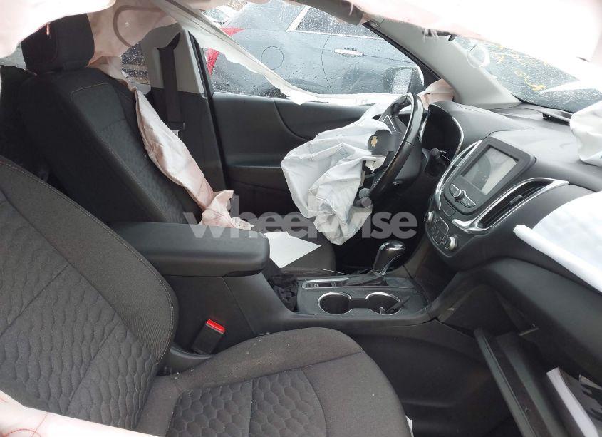 Photo 5 of 2019 Chevrolet Equinox LT (VIN 3GNAXJEV1KS650744)