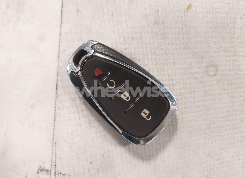 Photo 11 of 2018 Chevrolet Equinox LT (VIN 3GNAXJEV2JL162041)