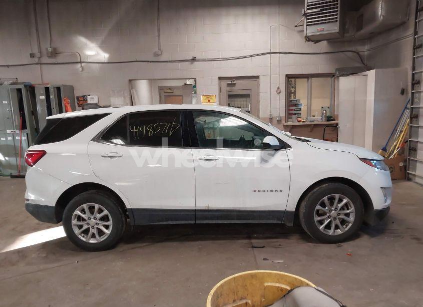 Photo 13 of 2018 Chevrolet Equinox LT (VIN 3GNAXJEV2JL162041)