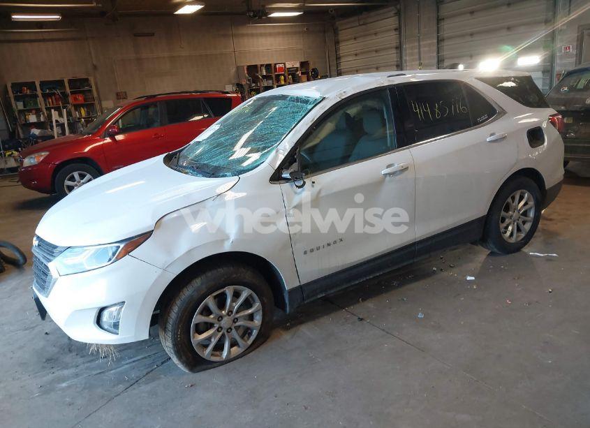 Photo 2 of 2018 Chevrolet Equinox LT (VIN 3GNAXJEV2JL162041)