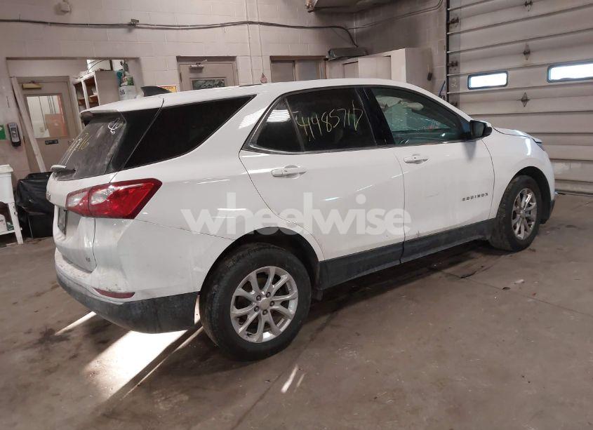 Photo 4 of 2018 Chevrolet Equinox LT (VIN 3GNAXJEV2JL162041)