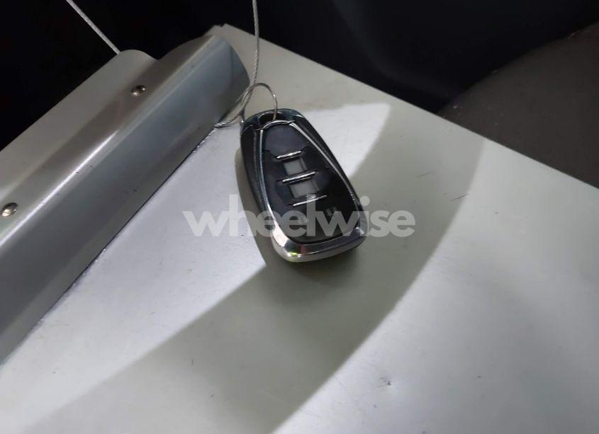 Photo 11 of 2018 Chevrolet Equinox LT (VIN 3GNAXJEV2JL285919)