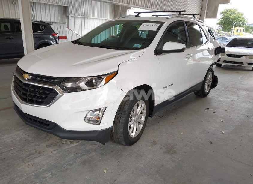 Photo 2 of 2018 Chevrolet Equinox LT (VIN 3GNAXJEV2JL285919)