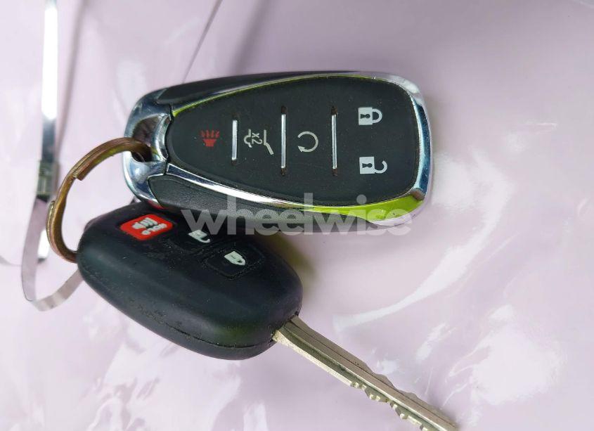 Photo 11 of 2018 Chevrolet Equinox LT (VIN 3GNAXJEV2JL299691)