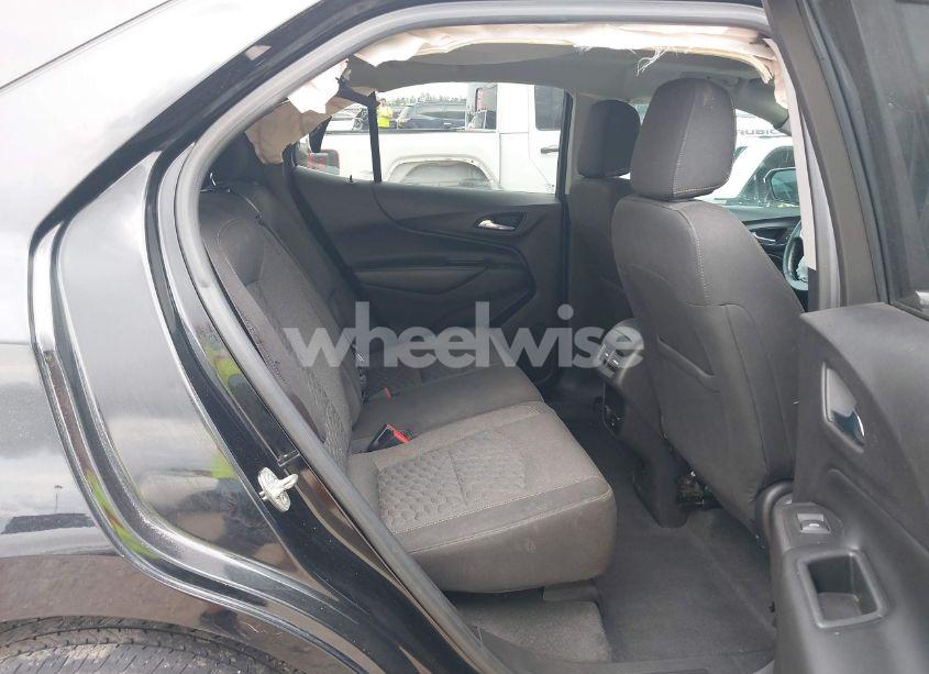 Photo 8 of 2018 Chevrolet Equinox LT (VIN 3GNAXJEV2JL299691)