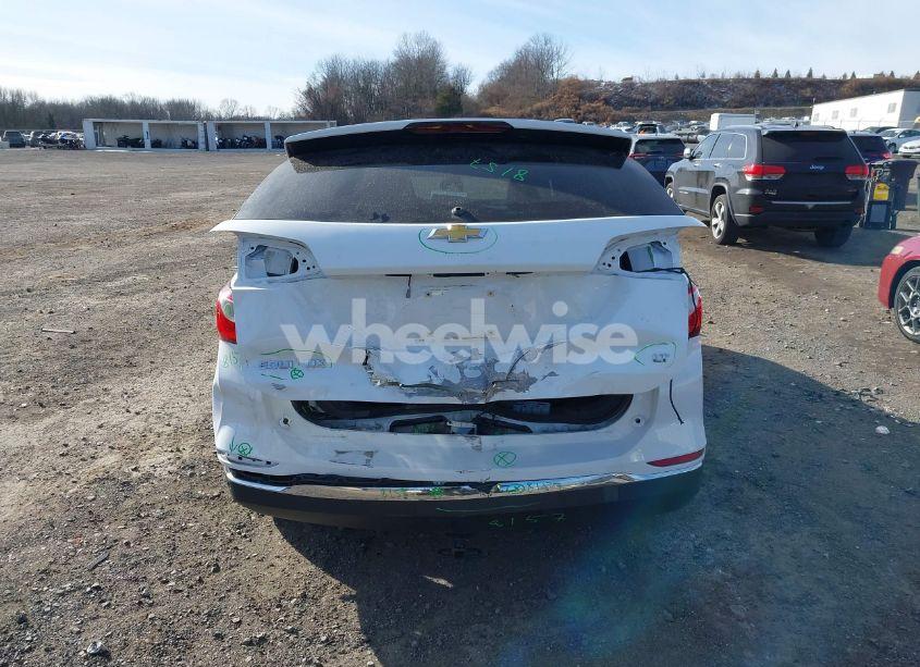 Photo 16 of 2018 Chevrolet Equinox LT (VIN 3GNAXJEV2JS505341)