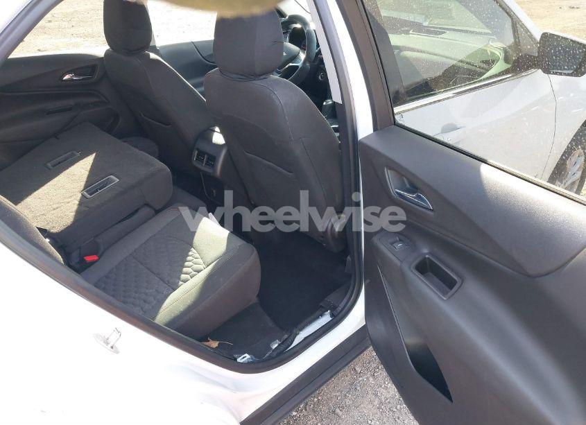 Photo 8 of 2018 Chevrolet Equinox LT (VIN 3GNAXJEV2JS505341)