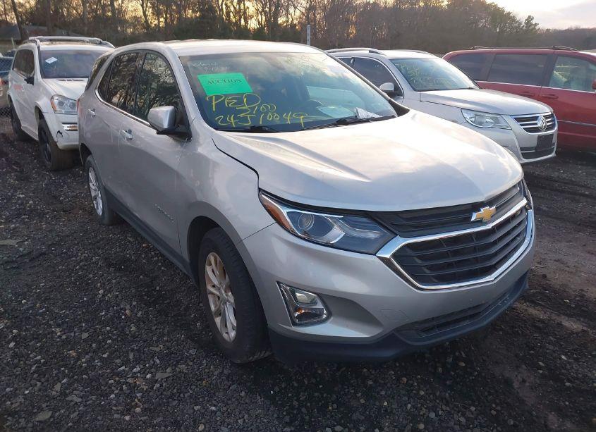 2018 Chevrolet Equinox LT (VIN 3GNAXJEV2JS524682) main photo