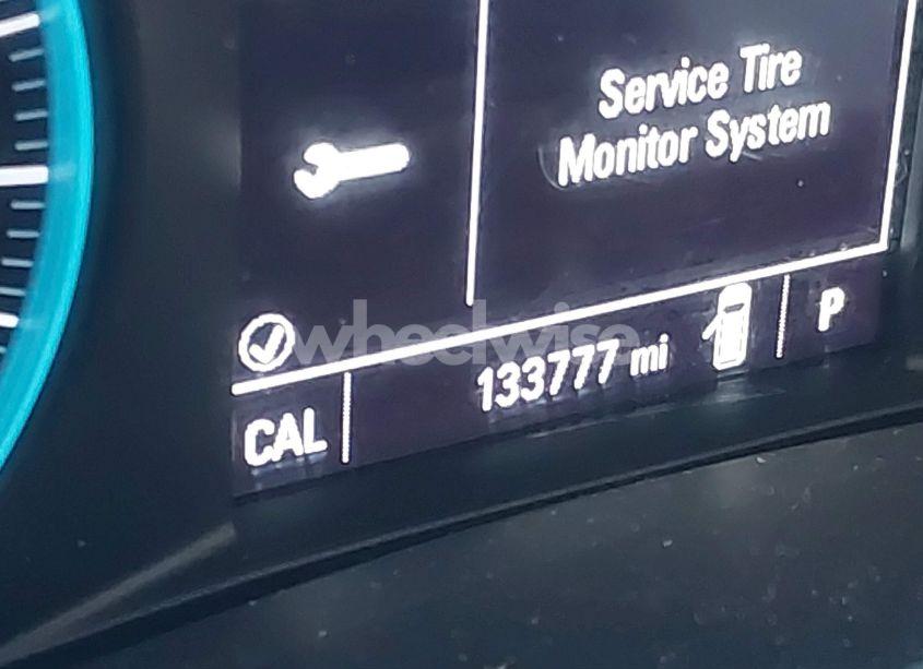 Photo 15 of 2018 Chevrolet Equinox LT (VIN 3GNAXJEV2JS576538)