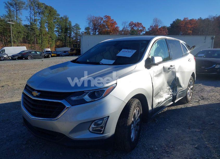 Photo 2 of 2018 Chevrolet Equinox LT (VIN 3GNAXJEV2JS576538)