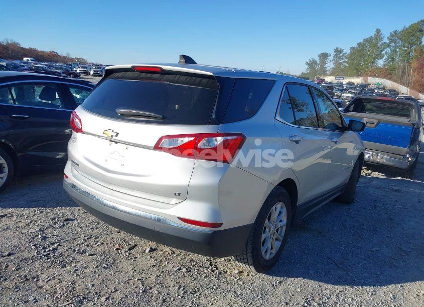 Photo 4 of 2018 Chevrolet Equinox LT (VIN 3GNAXJEV2JS576538)