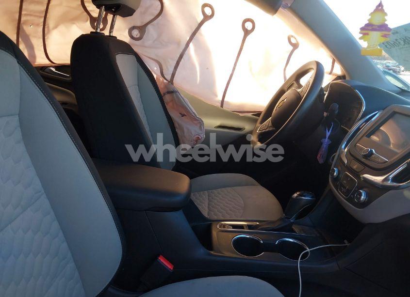 Photo 5 of 2018 Chevrolet Equinox LT (VIN 3GNAXJEV2JS576538)