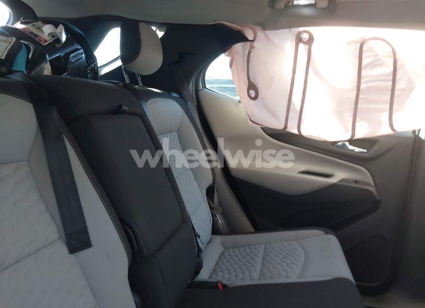 Photo 8 of 2018 Chevrolet Equinox LT (VIN 3GNAXJEV2JS576538)