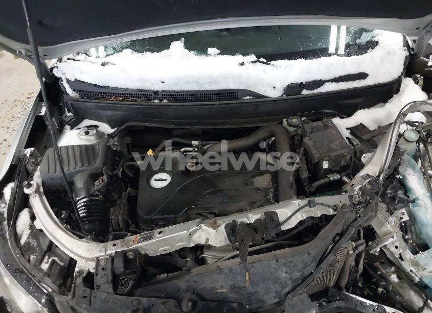 Photo 10 of 2018 Chevrolet Equinox LT (VIN 3GNAXJEV2JS579519)