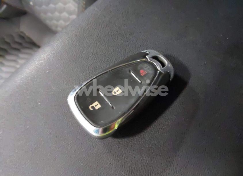 Photo 11 of 2018 Chevrolet Equinox LT (VIN 3GNAXJEV2JS579519)