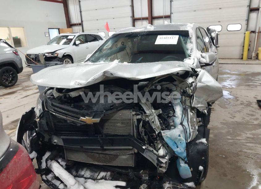 Photo 12 of 2018 Chevrolet Equinox LT (VIN 3GNAXJEV2JS579519)