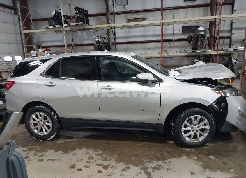 Photo 13 of 2018 Chevrolet Equinox LT (VIN 3GNAXJEV2JS579519)
