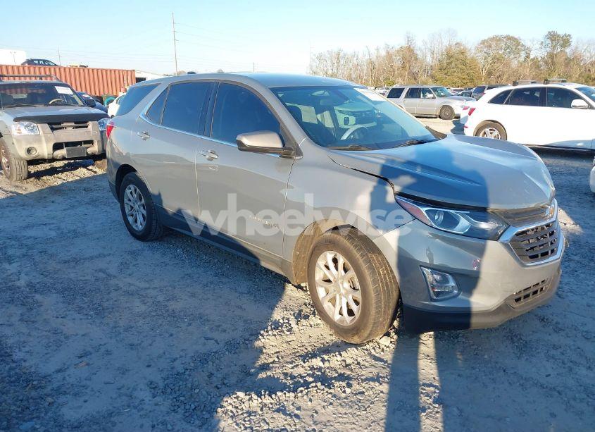 2018 Chevrolet Equinox LT (VIN 3GNAXJEV2JS624796) main photo