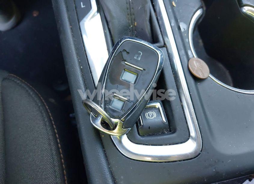 Photo 11 of 2018 Chevrolet Equinox LT (VIN 3GNAXJEV2JS624796)