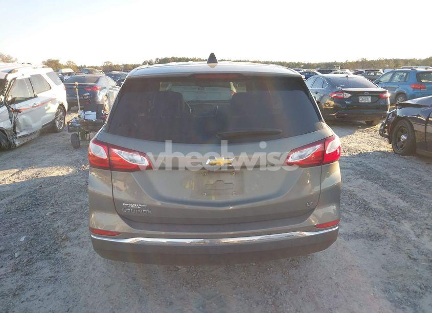 Photo 16 of 2018 Chevrolet Equinox LT (VIN 3GNAXJEV2JS624796)