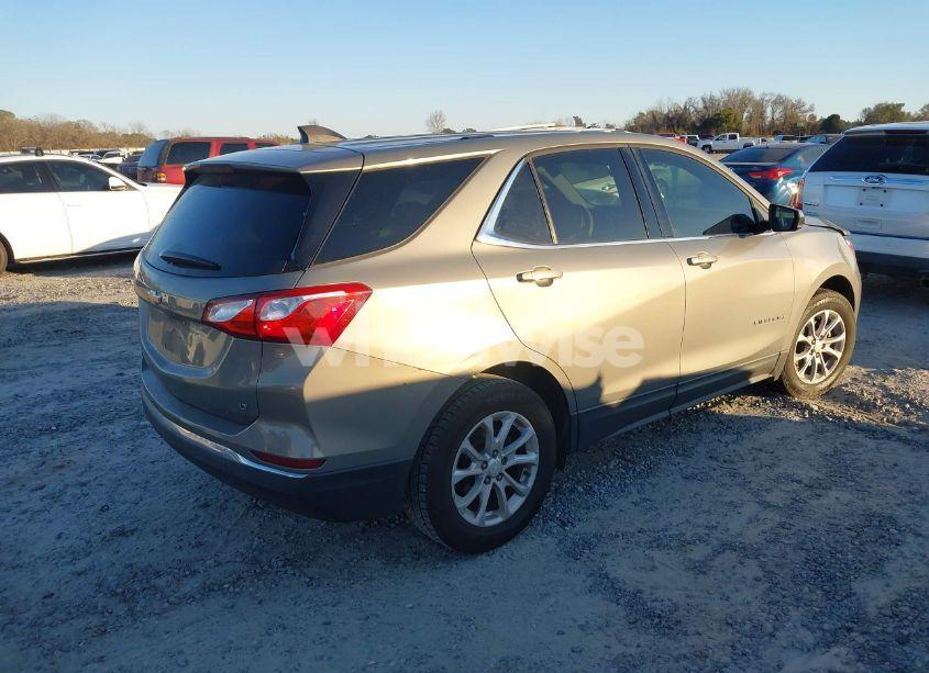 Photo 4 of 2018 Chevrolet Equinox LT (VIN 3GNAXJEV2JS624796)