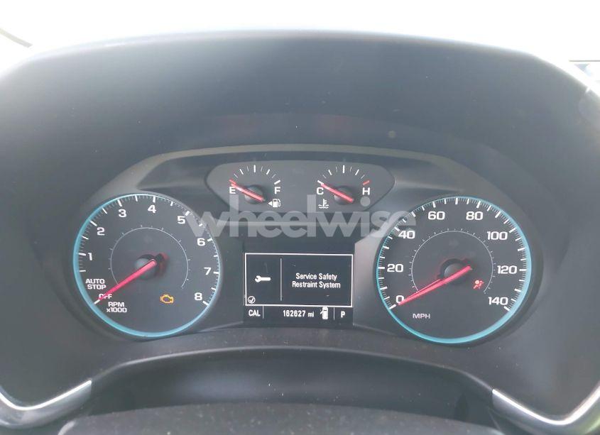 Photo 7 of 2018 Chevrolet Equinox LT (VIN 3GNAXJEV2JS624796)