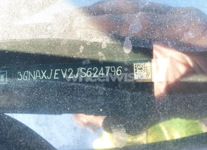 Photo 9 of 2018 Chevrolet Equinox LT (VIN 3GNAXJEV2JS624796)