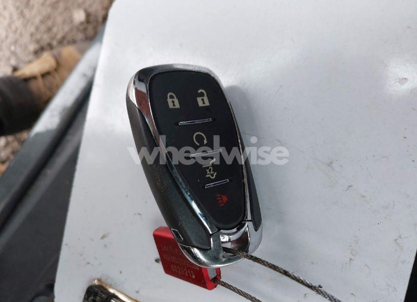 Photo 11 of 2018 Chevrolet Equinox LT (VIN 3GNAXJEV2JS624913)