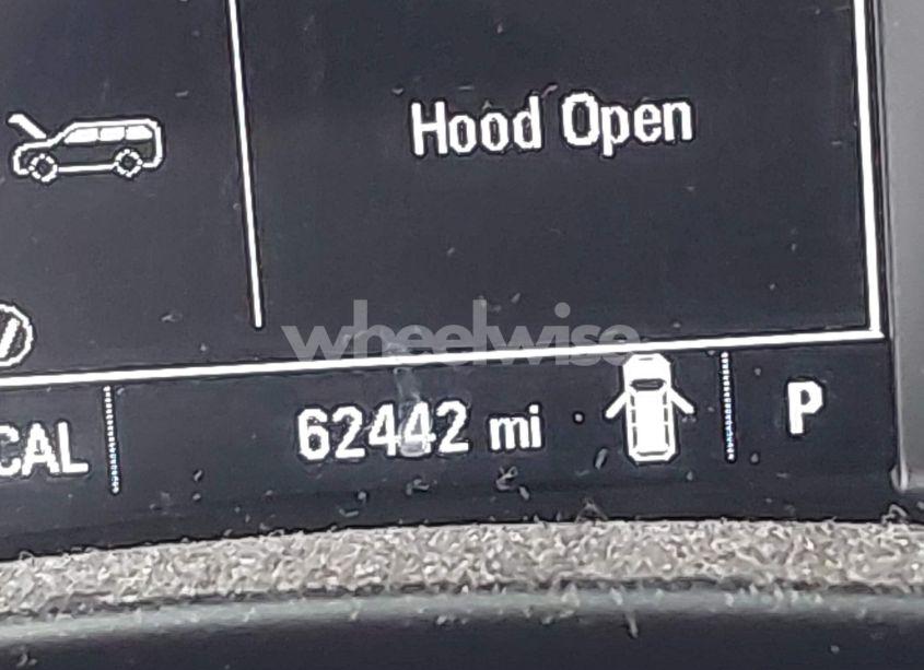 Photo 15 of 2018 Chevrolet Equinox LT (VIN 3GNAXJEV2JS624913)