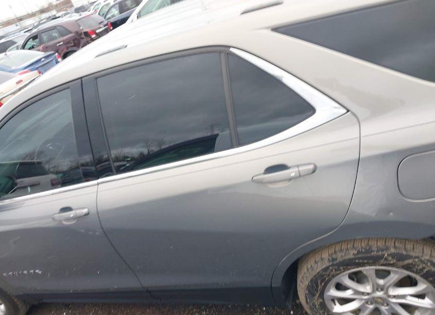 Photo 15 of 2018 Chevrolet Equinox LT (VIN 3GNAXJEV2JS641971)