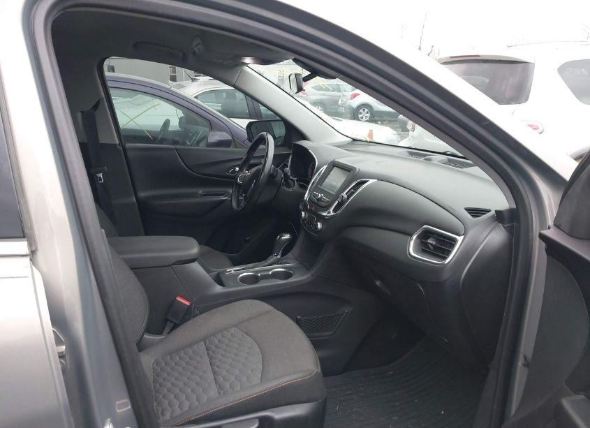 Photo 5 of 2018 Chevrolet Equinox LT (VIN 3GNAXJEV2JS641971)